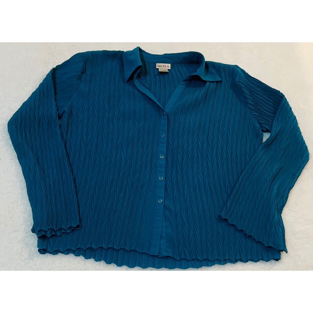 Nicola Teal Blue Plisse Crinkle Button Down Shirt Long Sleeve Blouse Medium